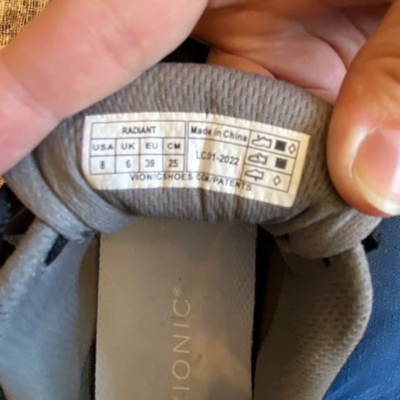 Vionic Women’s Sneakers - Picture 7 of 9